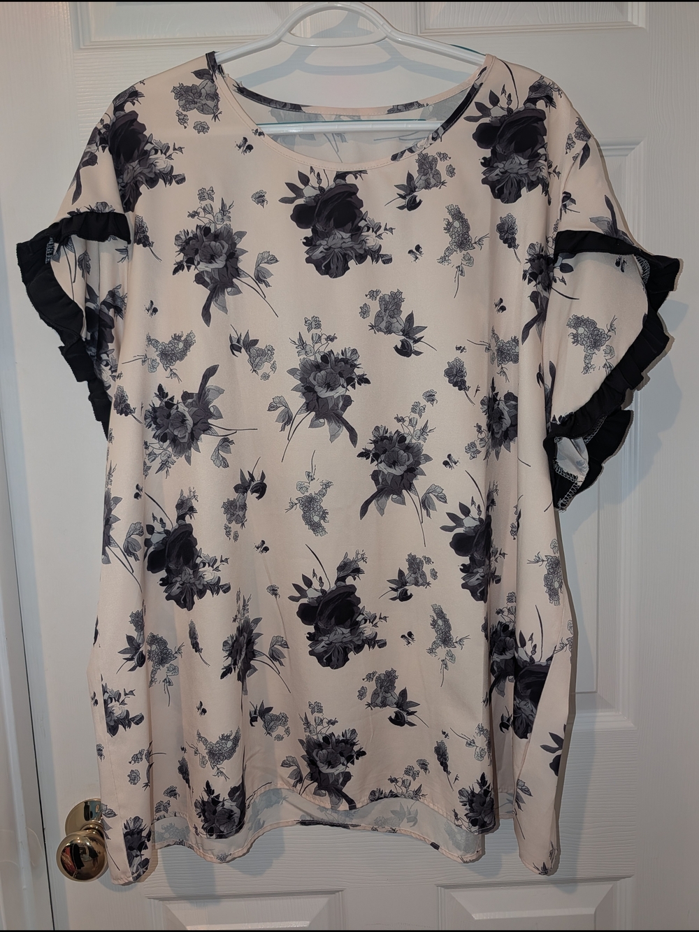 Women's Floral Ruffle Sleeve Top - Black/White